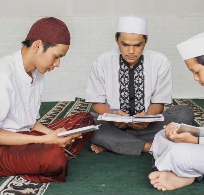 Zakat: Who Should Give and How to Calculate